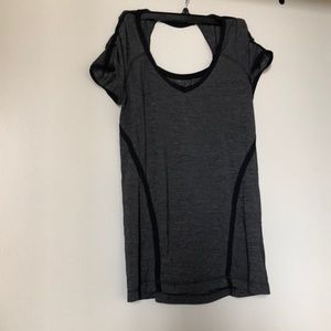 Lulu lemon T